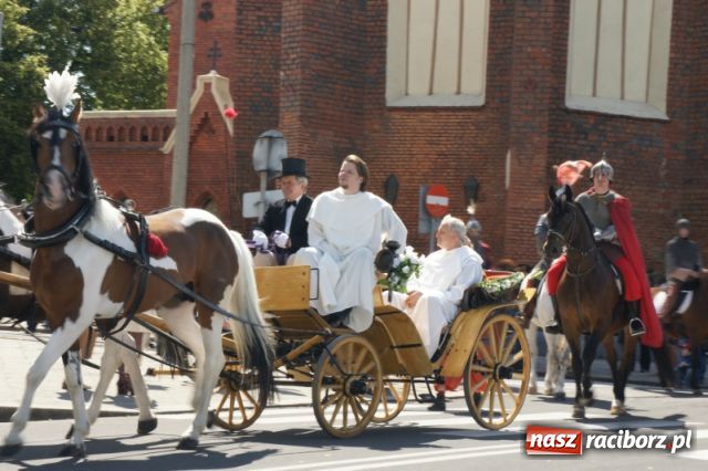 Zdjęcie w galerii na portalu naszraciborz.pl: Strasburger zagrał mnicha wiadomości z regionu