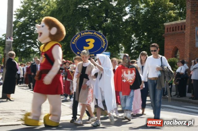 Zdjęcie w galerii na portalu naszraciborz.pl: Strasburger zagrał mnicha wiadomości z regionu
