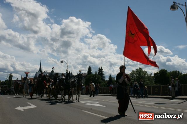 Zdjęcie w galerii na portalu naszraciborz.pl: Strasburger zagrał mnicha wiadomości z regionu