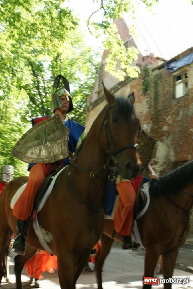 Zdjęcie w galerii na portalu naszraciborz.pl: Strasburger zagrał mnicha wiadomości z regionu