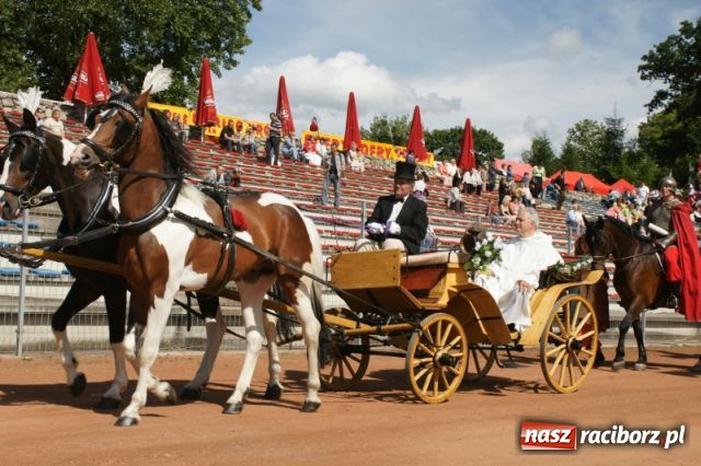 Zdjęcie w galerii na portalu naszraciborz.pl: Strasburger zagrał mnicha wiadomości z regionu