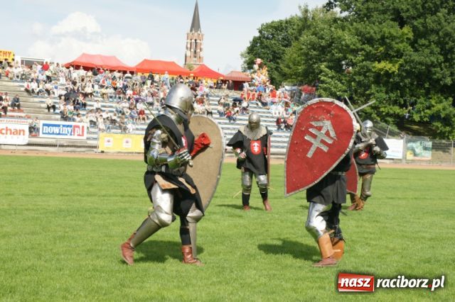 Zdjęcie w galerii na portalu naszraciborz.pl: Strasburger zagrał mnicha wiadomości z regionu