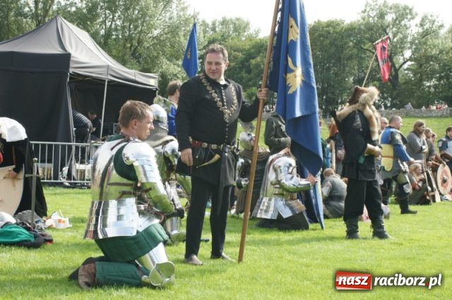 Zdjęcie w galerii na portalu naszraciborz.pl: Strasburger zagrał mnicha wiadomości z regionu