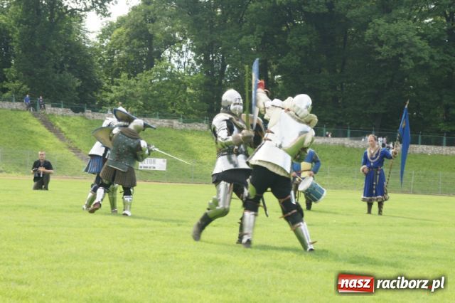 Zdjęcie w galerii na portalu naszraciborz.pl: Strasburger zagrał mnicha wiadomości z regionu
