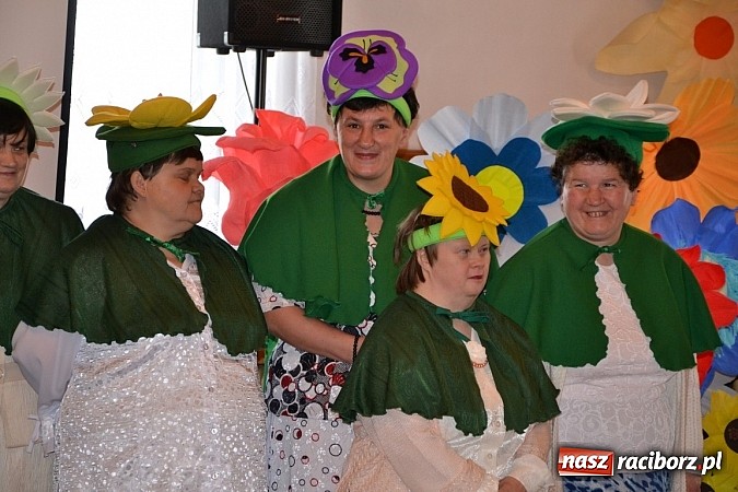 Zdjęcie w galerii na portalu naszraciborz.pl: 50-lecie Domu Pomocy Społecznej Różany Pałac wiadomości z regionu