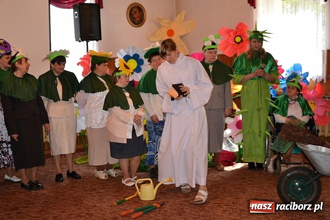 Zdjęcie w galerii na portalu naszraciborz.pl: 50-lecie Domu Pomocy Społecznej Różany Pałac wiadomości z regionu