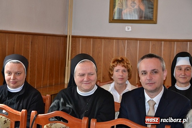 Zdjęcie w galerii na portalu naszraciborz.pl: 50-lecie Domu Pomocy Społecznej Różany Pałac wiadomości z regionu