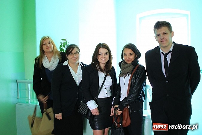 Zdjęcie w galerii na portalu naszraciborz.pl: Maturzyści z ZSE zadowoleni z egzaminu wiadomości z regionu