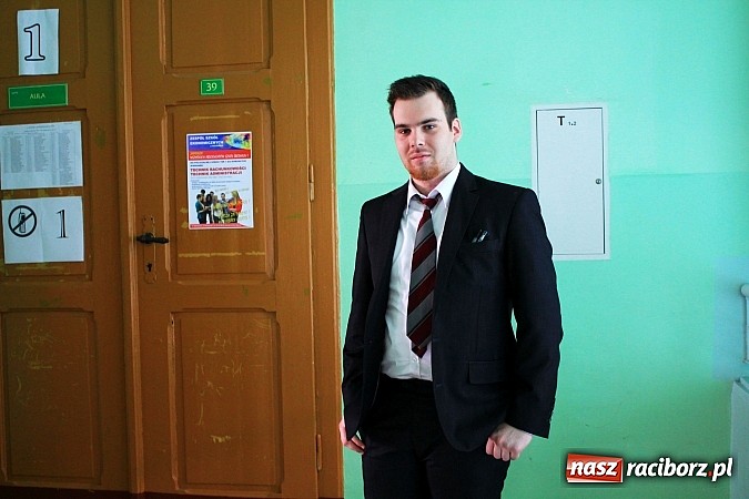 Zdjęcie w galerii na portalu naszraciborz.pl: Maturzyści z ZSE zadowoleni z egzaminu wiadomości z regionu