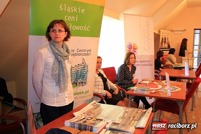 Zdjęcie w galerii na portalu naszraciborz.pl: 1000 ofert pracy na Zamku Piastowskim! Trwają Targi Pracy, Edukacji i Przedsiębiorczości wiadomości z regionu