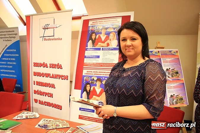 Zdjęcie w galerii na portalu naszraciborz.pl: 1000 ofert pracy na Zamku Piastowskim! Trwają Targi Pracy, Edukacji i Przedsiębiorczości wiadomości z regionu