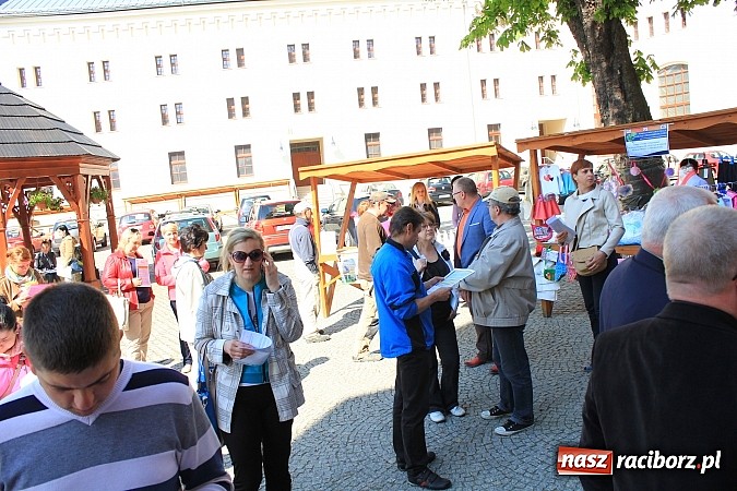 Zdjęcie w galerii na portalu naszraciborz.pl: 1000 ofert pracy na Zamku Piastowskim! Trwają Targi Pracy, Edukacji i Przedsiębiorczości wiadomości z regionu