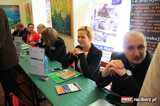 Zdjęcie w galerii na portalu naszraciborz.pl: 1000 ofert pracy na Zamku Piastowskim! Trwają Targi Pracy, Edukacji i Przedsiębiorczości wiadomości z regionu