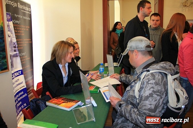 Zdjęcie w galerii na portalu naszraciborz.pl: 1000 ofert pracy na Zamku Piastowskim! Trwają Targi Pracy, Edukacji i Przedsiębiorczości wiadomości z regionu