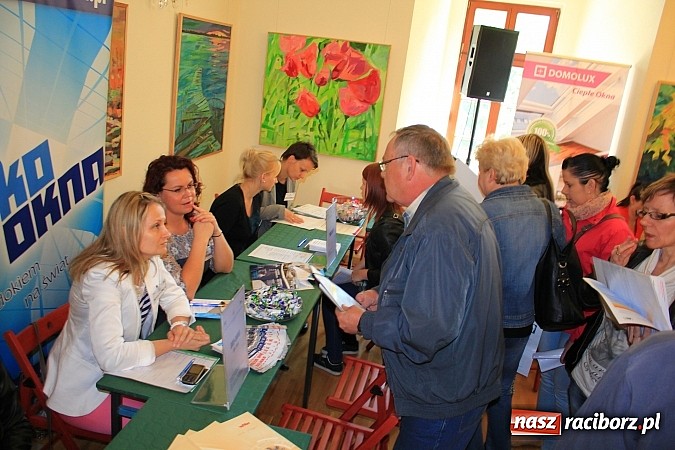 Zdjęcie w galerii na portalu naszraciborz.pl: 1000 ofert pracy na Zamku Piastowskim! Trwają Targi Pracy, Edukacji i Przedsiębiorczości wiadomości z regionu