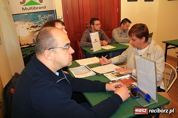 Zdjęcie w galerii na portalu naszraciborz.pl: 1000 ofert pracy na Zamku Piastowskim! Trwają Targi Pracy, Edukacji i Przedsiębiorczości wiadomości z regionu