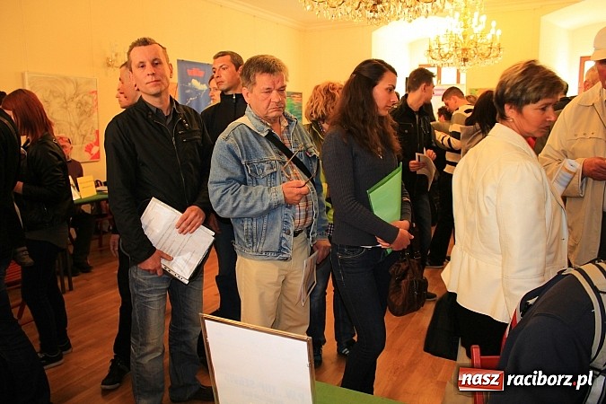 Zdjęcie w galerii na portalu naszraciborz.pl: 1000 ofert pracy na Zamku Piastowskim! Trwają Targi Pracy, Edukacji i Przedsiębiorczości wiadomości z regionu