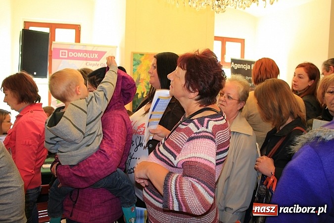 Zdjęcie w galerii na portalu naszraciborz.pl: 1000 ofert pracy na Zamku Piastowskim! Trwają Targi Pracy, Edukacji i Przedsiębiorczości wiadomości z regionu