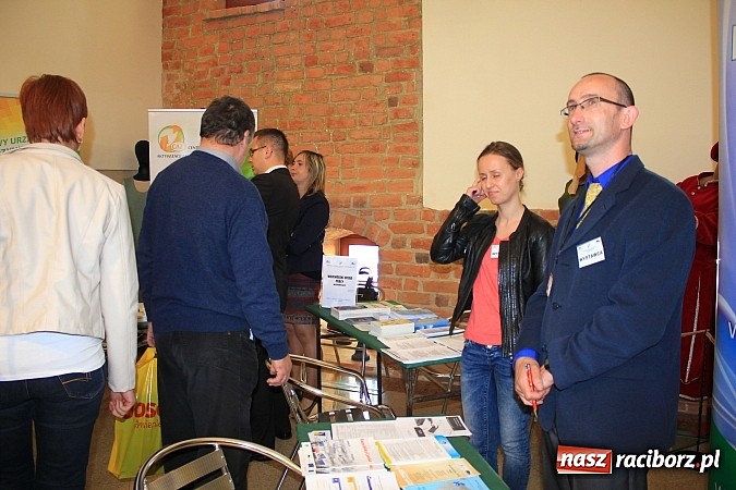 Zdjęcie w galerii na portalu naszraciborz.pl: 1000 ofert pracy na Zamku Piastowskim! Trwają Targi Pracy, Edukacji i Przedsiębiorczości wiadomości z regionu