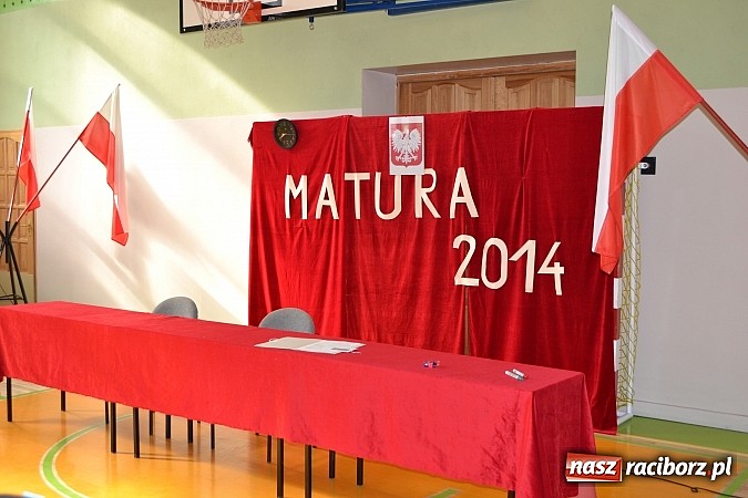 Zdjęcie w galerii na portalu naszraciborz.pl: Pełen luz na maturze z matematyki w ZSBiRR wiadomości z regionu