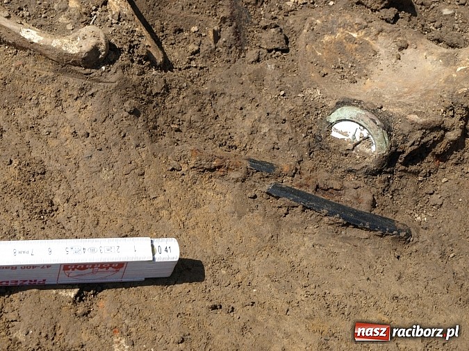 Zdjęcie w galerii na portalu naszraciborz.pl: Na terenie budowy hali sportowej w Grzegorzowicach znaleziono ludzkie szczątki wiadomości z regionu