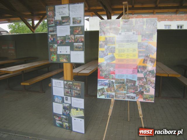 Zdjęcie w galerii na portalu naszraciborz.pl: Piknik podsumowujący projekt  wiadomości z regionu