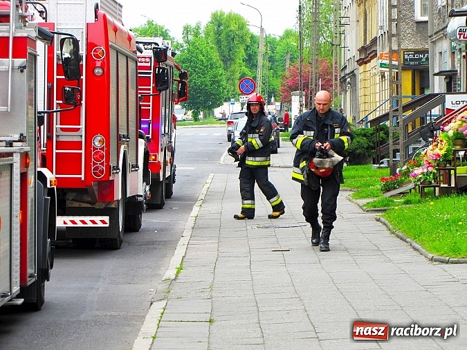 Zdjęcie w galerii na portalu naszraciborz.pl: Trzy zastępy straży pożarnej pognały na ulicę Rudzką wiadomości z regionu
