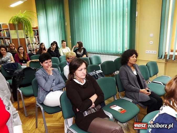 Zdjęcie w galerii na portalu naszraciborz.pl: Książka dla historyków, regionalistów i złodziei. Spotkanie autorskie z Dariuszem Chojeckim w bibliotece PWSZ wiadomości z regionu