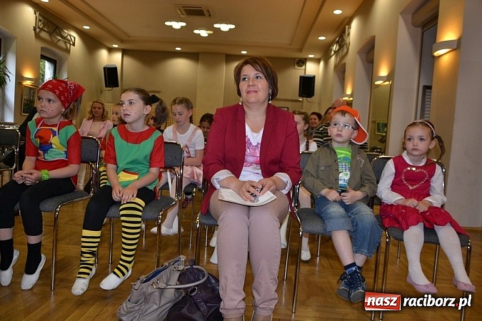 Zdjęcie w galerii na portalu naszraciborz.pl: Przegląd młodych talentów w Tworkowie wiadomości z regionu