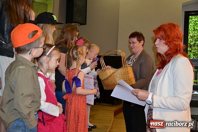 Zdjęcie w galerii na portalu naszraciborz.pl: Przegląd młodych talentów w Tworkowie wiadomości z regionu