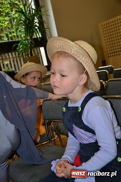 Zdjęcie w galerii na portalu naszraciborz.pl: Przegląd młodych talentów w Tworkowie wiadomości z regionu