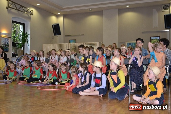 Zdjęcie w galerii na portalu naszraciborz.pl: Przegląd młodych talentów w Tworkowie wiadomości z regionu