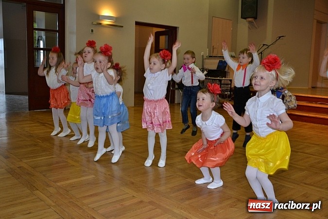 Zdjęcie w galerii na portalu naszraciborz.pl: Przegląd młodych talentów w Tworkowie wiadomości z regionu