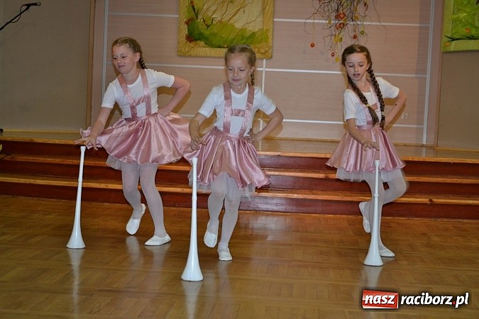 Zdjęcie w galerii na portalu naszraciborz.pl: Przegląd młodych talentów w Tworkowie wiadomości z regionu