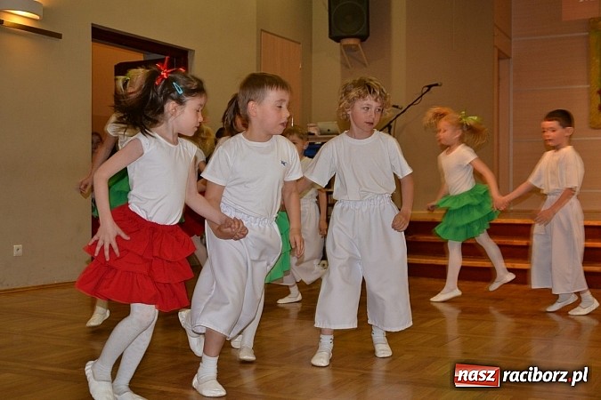 Zdjęcie w galerii na portalu naszraciborz.pl: Przegląd młodych talentów w Tworkowie wiadomości z regionu