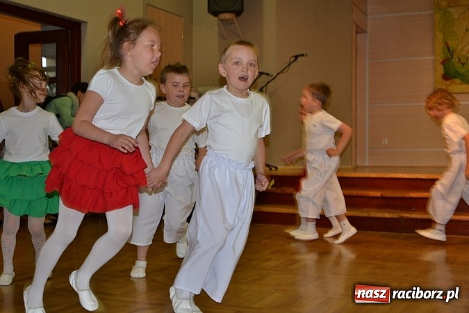 Zdjęcie w galerii na portalu naszraciborz.pl: Przegląd młodych talentów w Tworkowie wiadomości z regionu