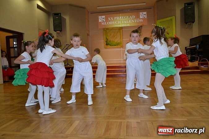 Zdjęcie w galerii na portalu naszraciborz.pl: Przegląd młodych talentów w Tworkowie wiadomości z regionu