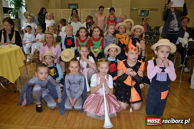 Zdjęcie w galerii na portalu naszraciborz.pl: Przegląd młodych talentów w Tworkowie wiadomości z regionu