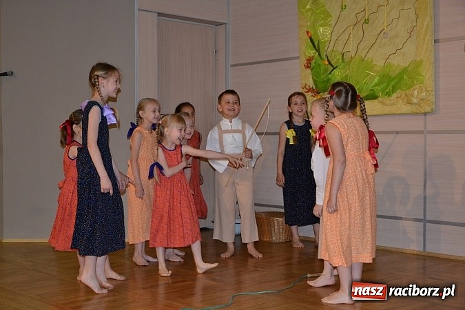 Zdjęcie w galerii na portalu naszraciborz.pl: Przegląd młodych talentów w Tworkowie wiadomości z regionu