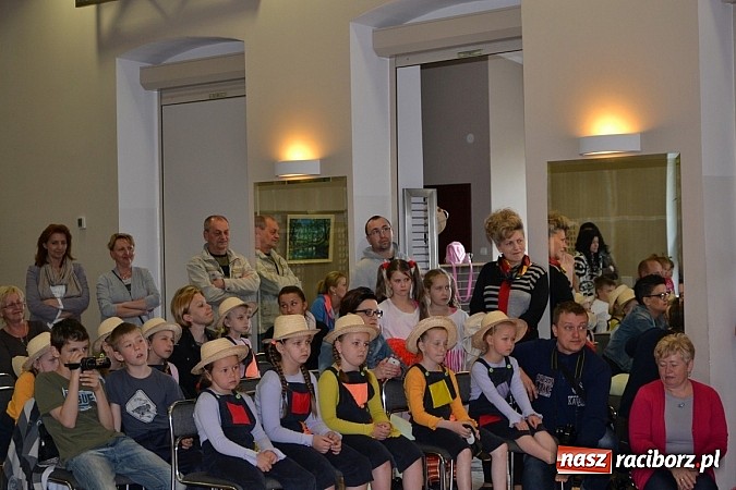 Zdjęcie w galerii na portalu naszraciborz.pl: Przegląd młodych talentów w Tworkowie wiadomości z regionu