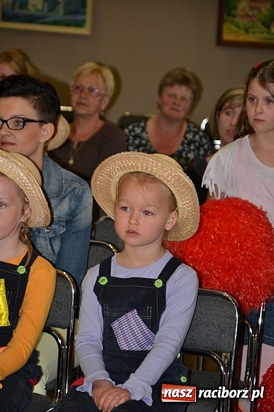 Zdjęcie w galerii na portalu naszraciborz.pl: Przegląd młodych talentów w Tworkowie wiadomości z regionu