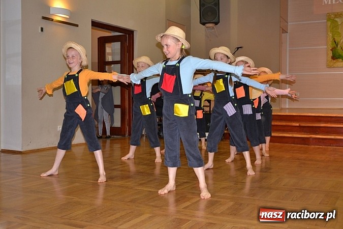 Zdjęcie w galerii na portalu naszraciborz.pl: Przegląd młodych talentów w Tworkowie wiadomości z regionu