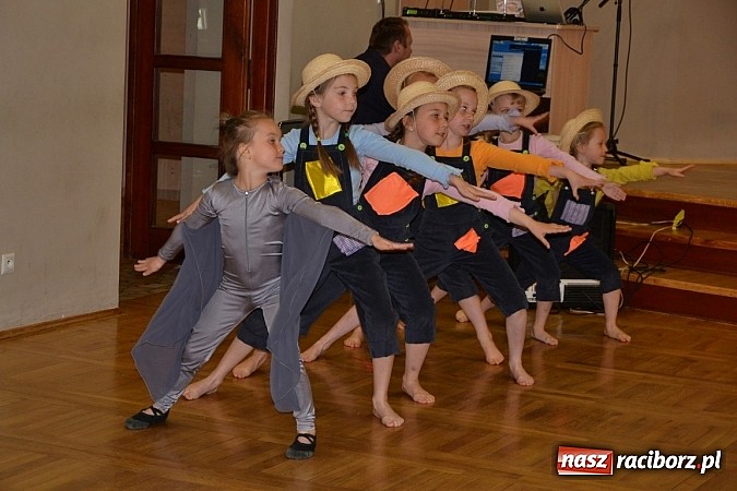 Zdjęcie w galerii na portalu naszraciborz.pl: Przegląd młodych talentów w Tworkowie wiadomości z regionu