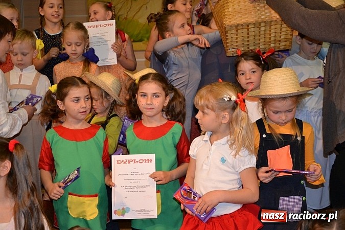 Zdjęcie w galerii na portalu naszraciborz.pl: Przegląd młodych talentów w Tworkowie wiadomości z regionu