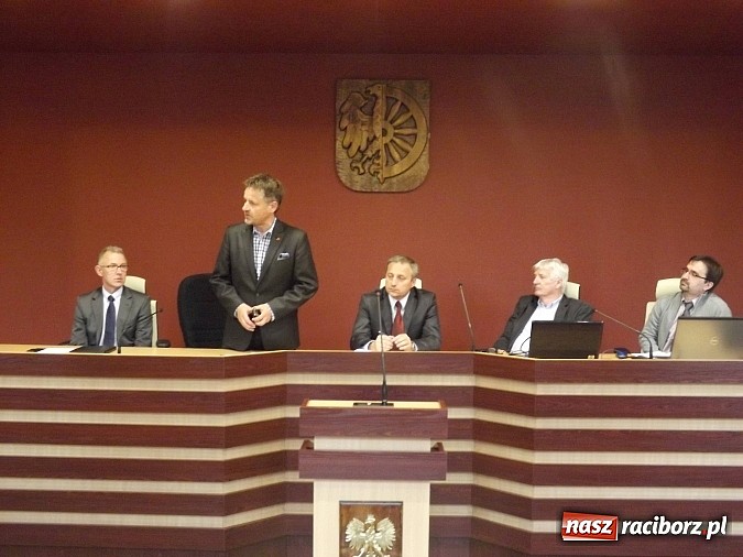 Zdjęcie w galerii na portalu naszraciborz.pl: B1 czarna - ta wersja drogi Racibórz-Pszczyna podoba się w Brzeziu i w Miedoni wiadomości z regionu