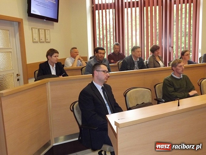 Zdjęcie w galerii na portalu naszraciborz.pl: B1 czarna - ta wersja drogi Racibórz-Pszczyna podoba się w Brzeziu i w Miedoni wiadomości z regionu