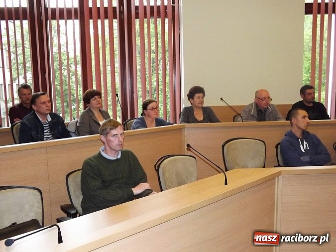 Zdjęcie w galerii na portalu naszraciborz.pl: B1 czarna - ta wersja drogi Racibórz-Pszczyna podoba się w Brzeziu i w Miedoni wiadomości z regionu