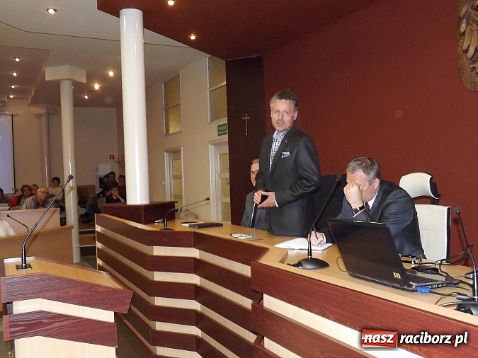 Zdjęcie w galerii na portalu naszraciborz.pl: B1 czarna - ta wersja drogi Racibórz-Pszczyna podoba się w Brzeziu i w Miedoni wiadomości z regionu