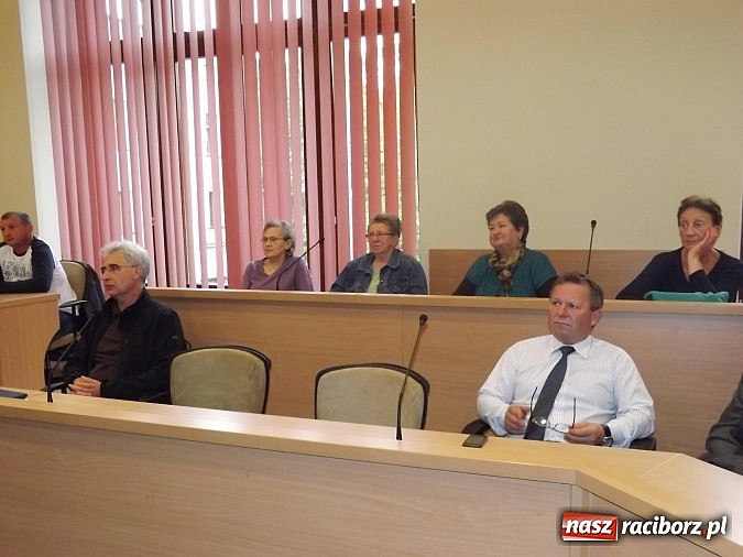 Zdjęcie w galerii na portalu naszraciborz.pl: B1 czarna - ta wersja drogi Racibórz-Pszczyna podoba się w Brzeziu i w Miedoni wiadomości z regionu