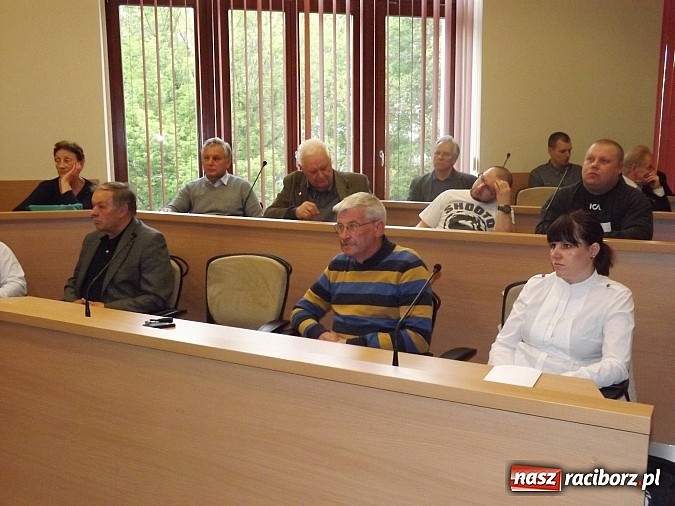 Zdjęcie w galerii na portalu naszraciborz.pl: B1 czarna - ta wersja drogi Racibórz-Pszczyna podoba się w Brzeziu i w Miedoni wiadomości z regionu